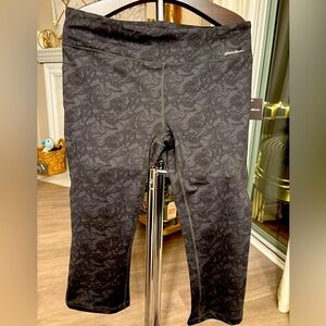 BNWT WOMENS EDDIE BAUER STRETCH CAPRI LEGGING